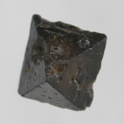 天然ブラックスピネル(セイロナイト)結晶 4.141cts