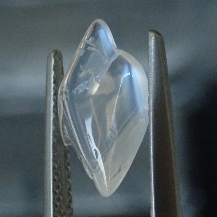 スリランカミーティアゴダ上部地域中央部産穴あき天然ムーンスト=ン1.362cts