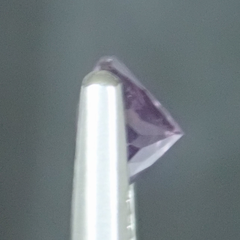 New! スリランカのムラサキ色の天然スピネル0.773cts むらさき色