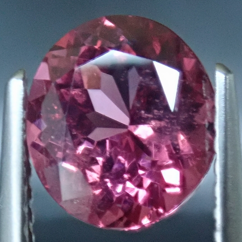 稀少輝くスリランカの天然ピンクヴァイオレットスピネル1.956cts